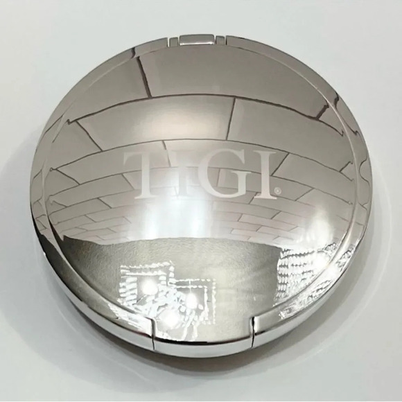 TIGI Cosmetics Entice Powder Foundation - Picture 2 of 4